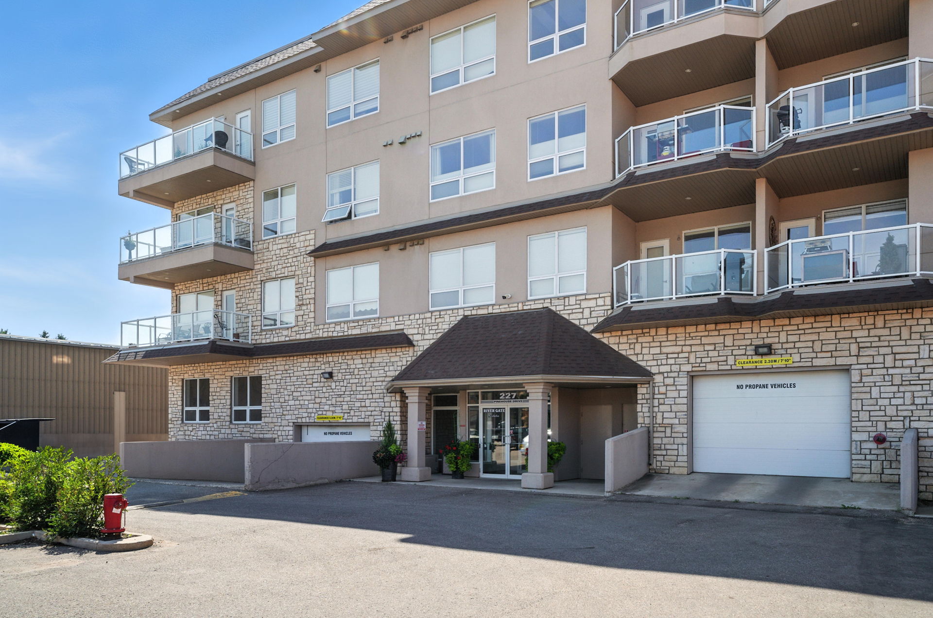 105 – 227 Pinehouse Drive Saskatoon Condo for sale, condo building