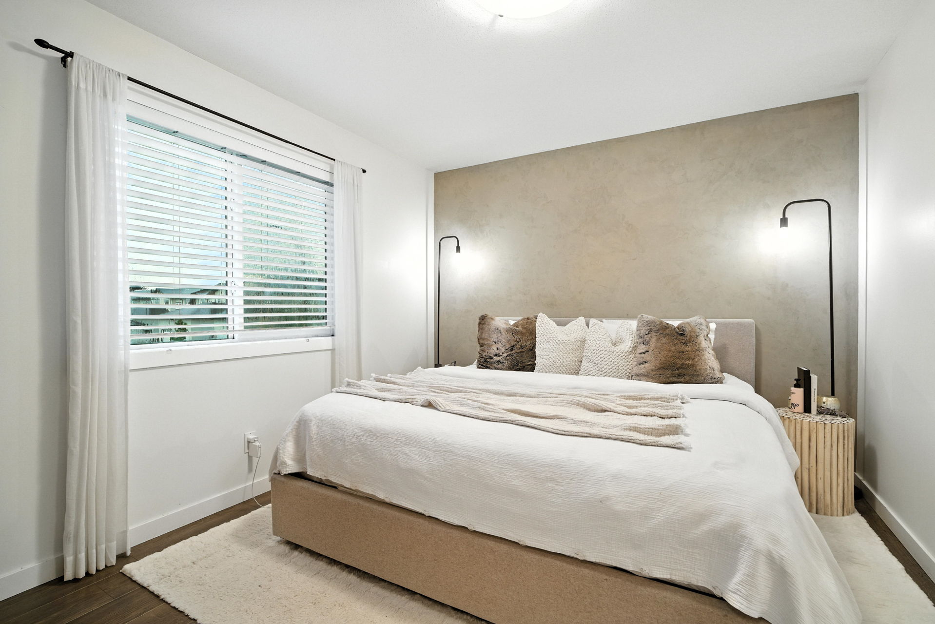 3161 McClockin Road spacious Master Bedroom in Hampton Village