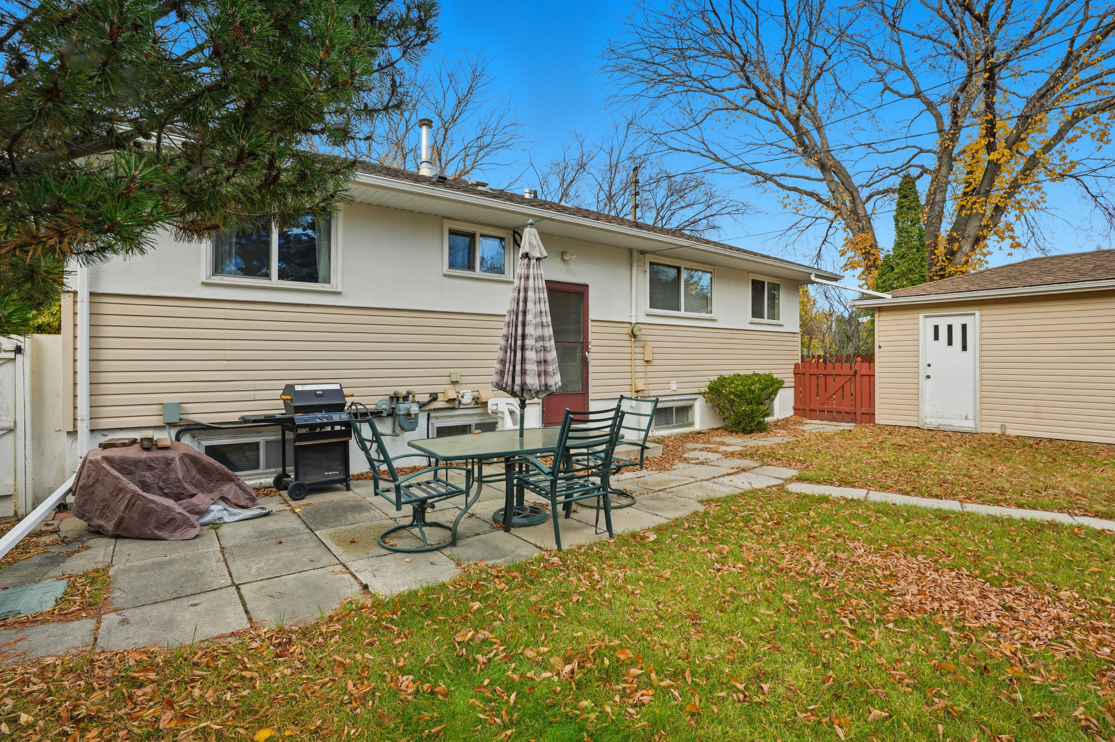 Home for sale with single detached garage at 44 Mills Crescent in Sasaktoon, Saskatchewan