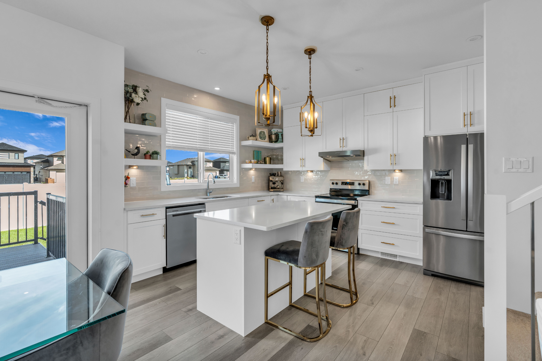 574 Burgess Crescent Chef's Kitchen