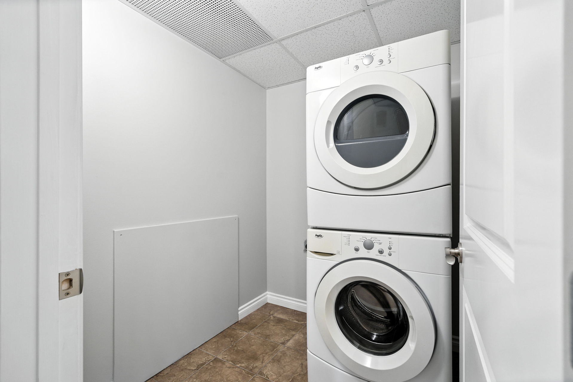 105 – 227 Pinehouse Drive In Suite Laundry