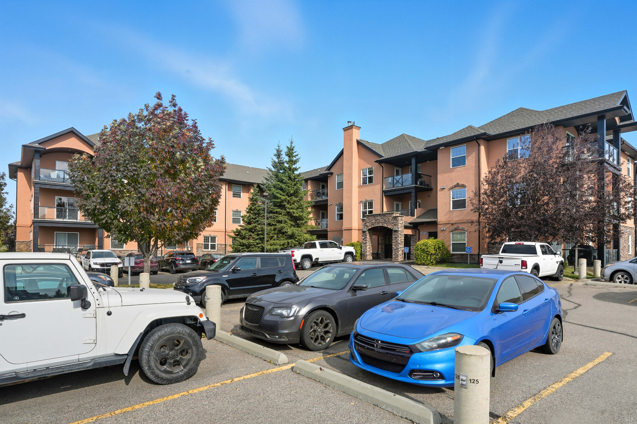 B103 103 Wellman Crescent parking with visitor parking