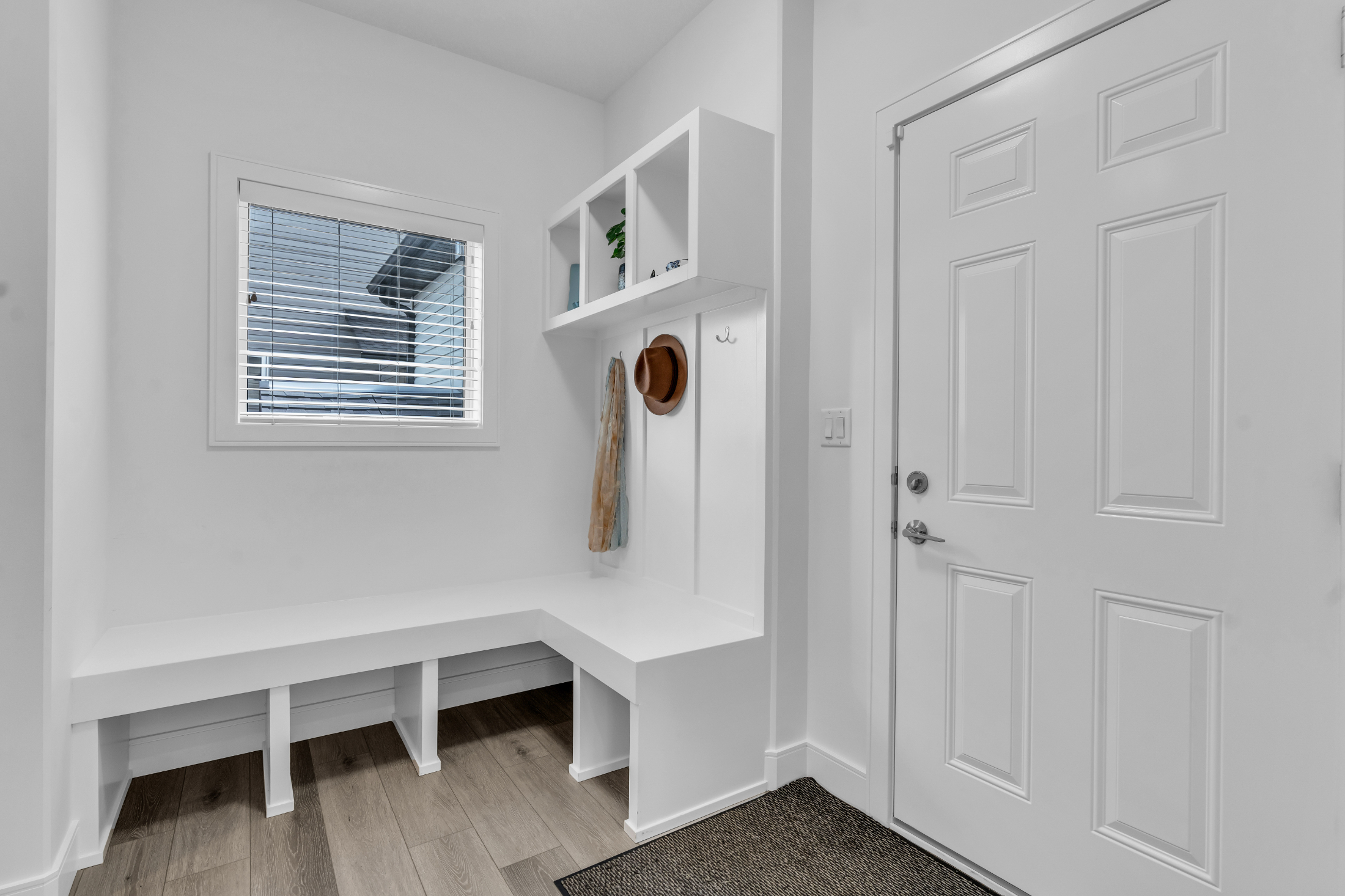 574 Burgess Crescent convenient mud room using separate entrance