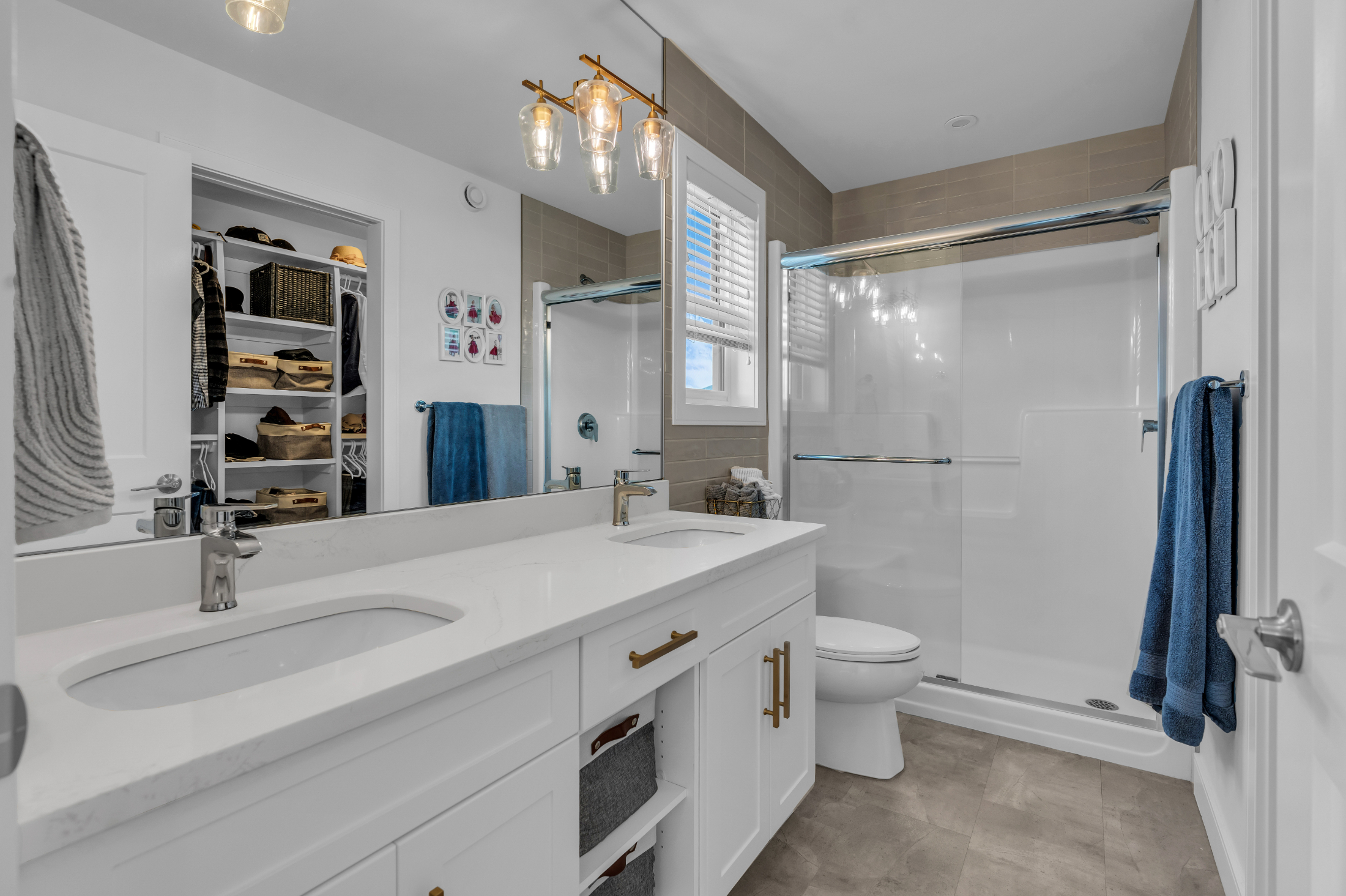 574 Burgess Crescent Luxury Bathroom