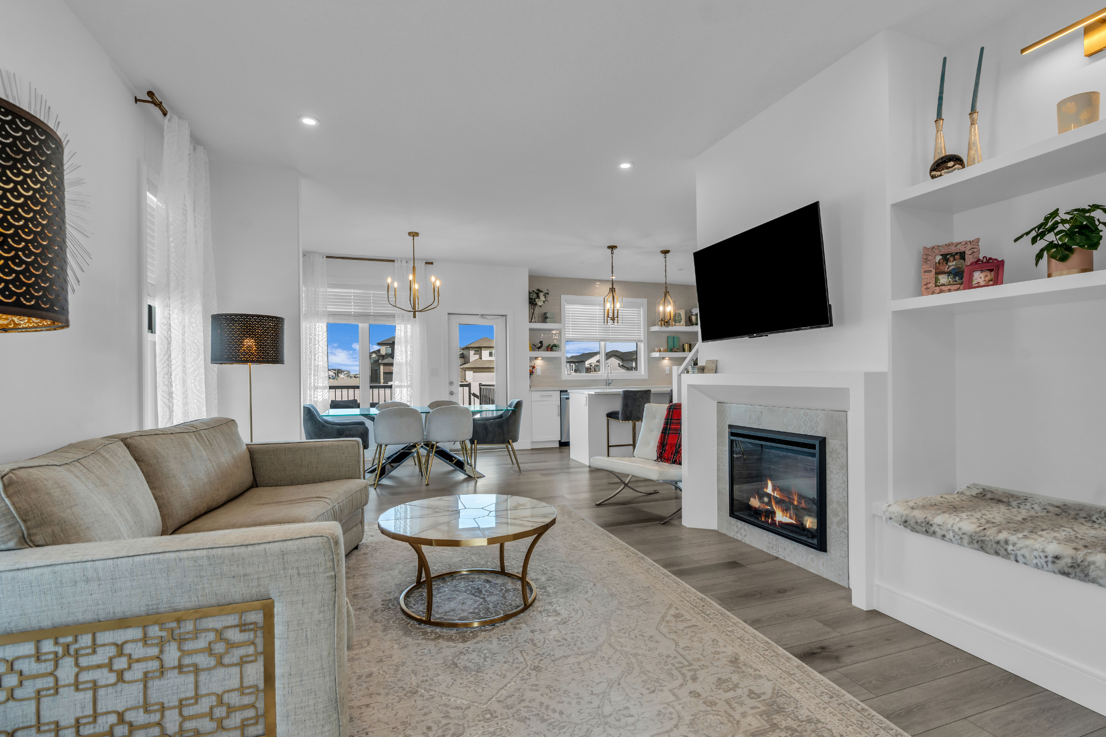 574 Burgess Cres Spacious Living Room